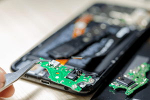 מעבדות תיקון סלולר - בואו לגלות איך מתקנים תקלות באייפון 14