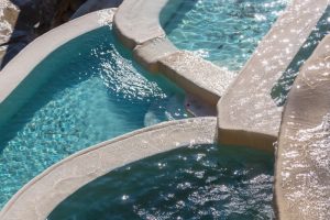 השוואה בין בריכות - השוואה בין בריכה מלבנית לבריכות עגולות: מה כדאי?